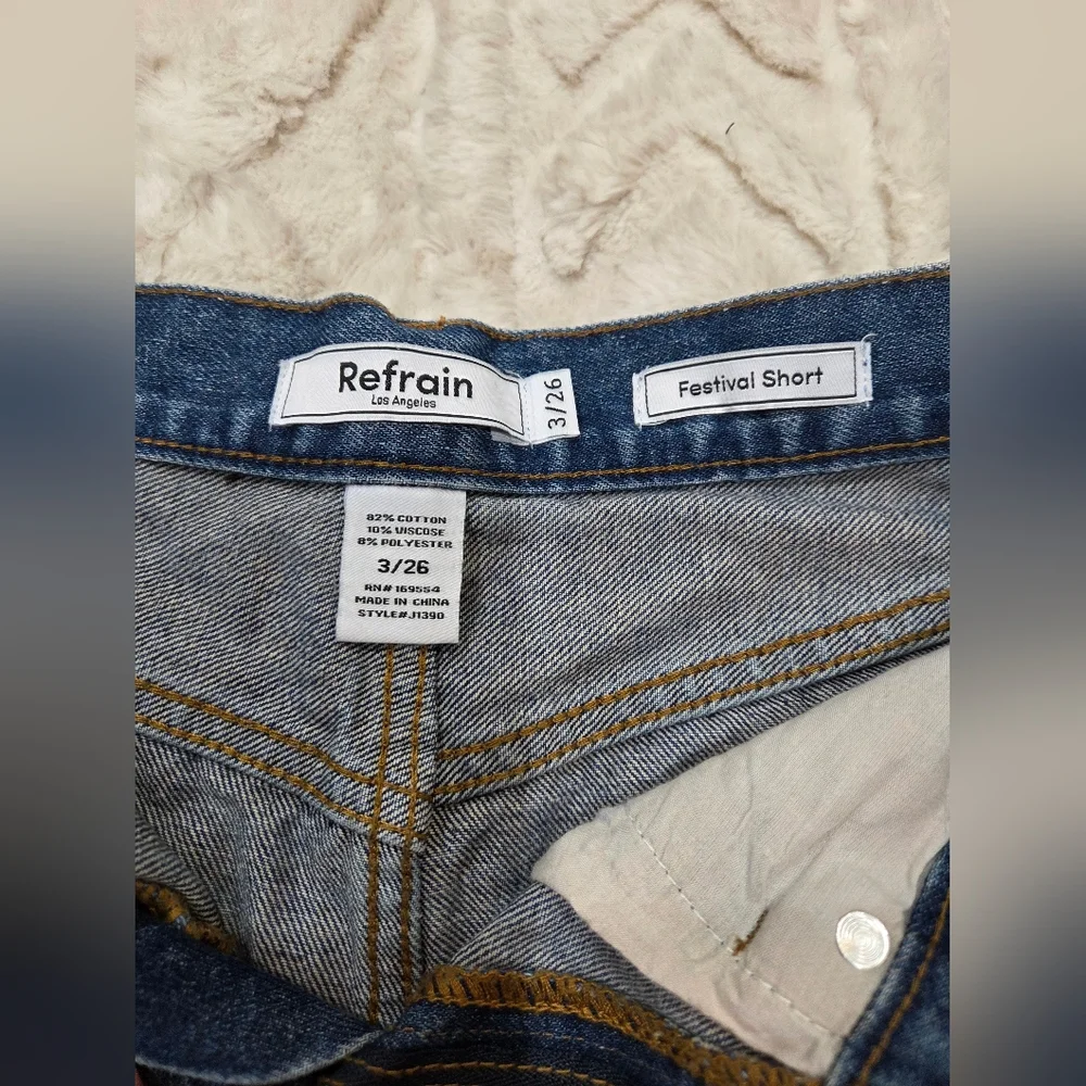Trendy Blue Denim Distressed Women Shorts- Refrain LA‎ Size 3/26 Festival Shorts